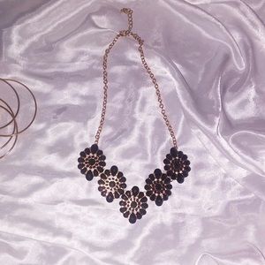 Black jeweled statement necklace💖